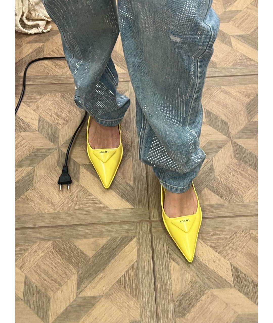 PRADA Желтые кожаные туфли, фото 6