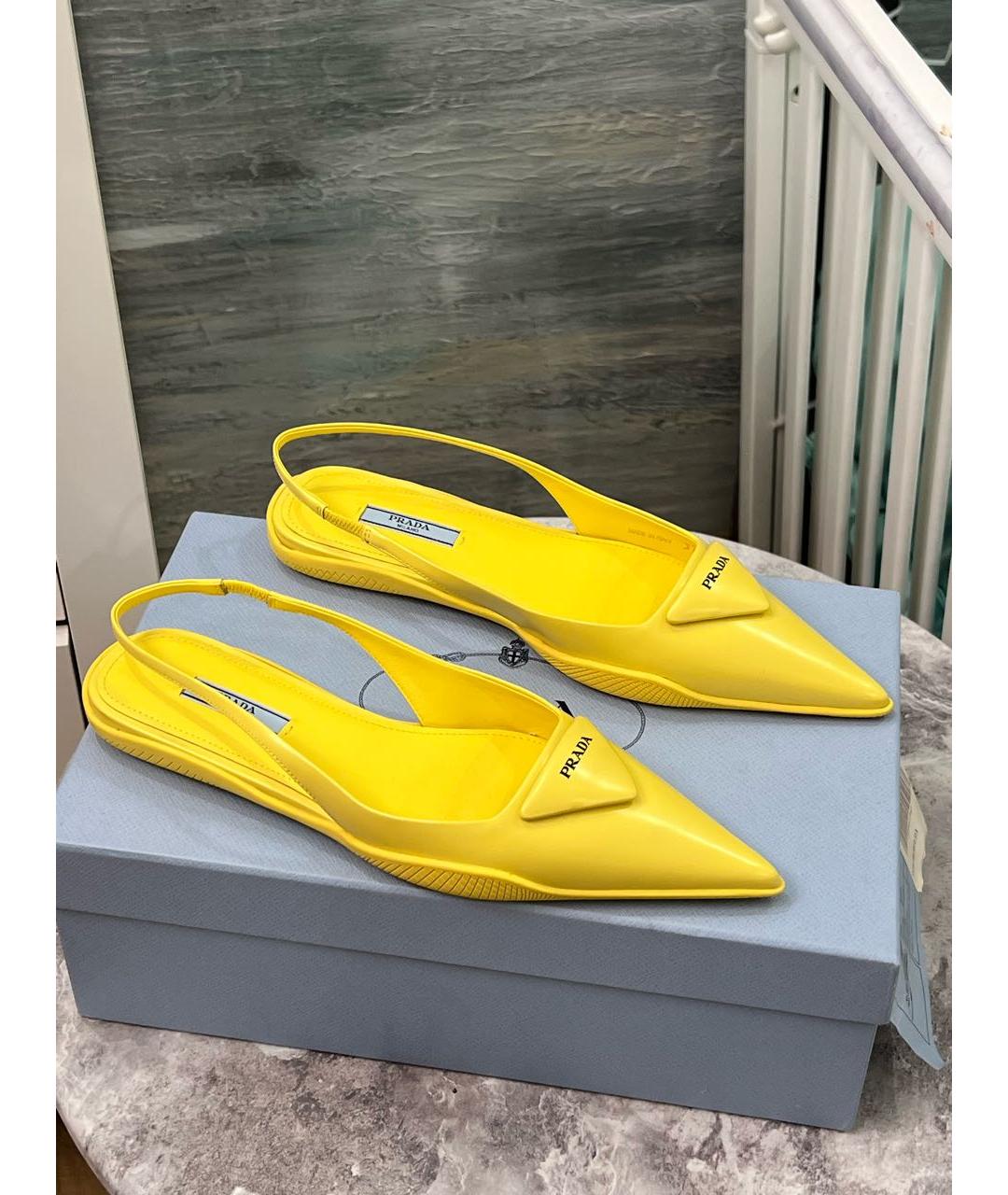 PRADA Желтые кожаные туфли, фото 9