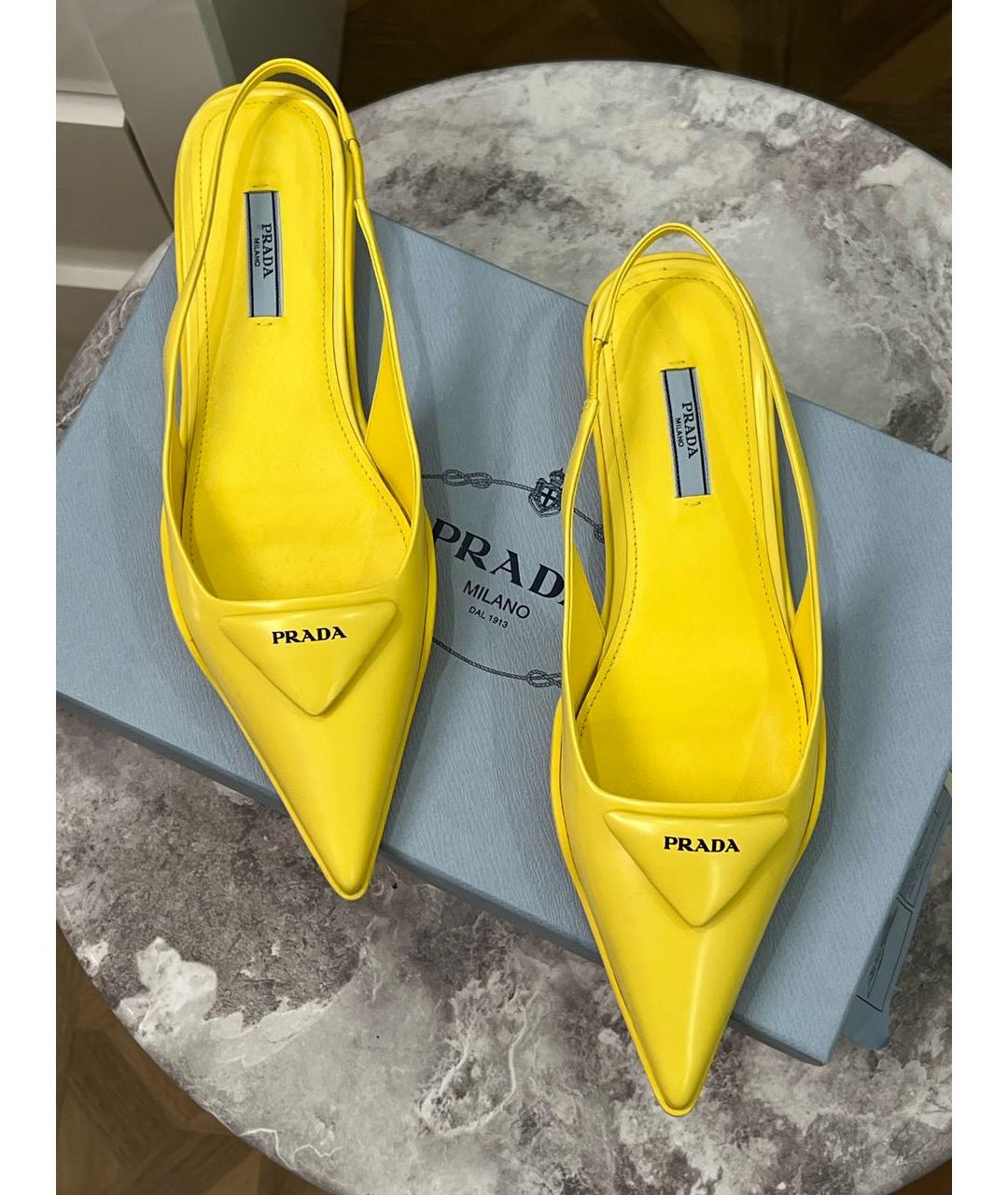 PRADA Желтые кожаные туфли, фото 2