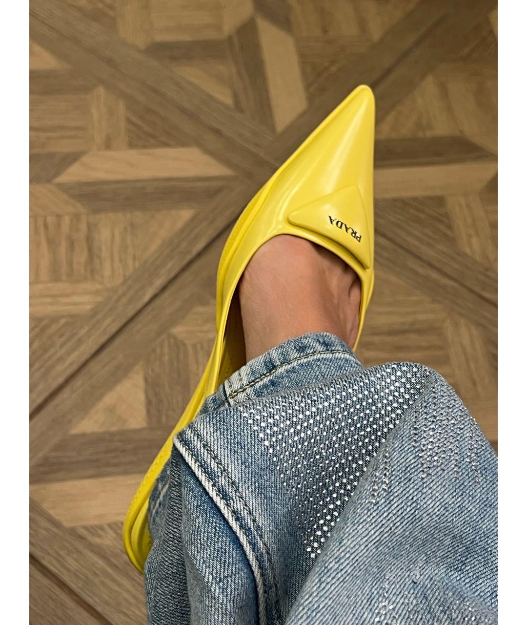 PRADA Желтые кожаные туфли, фото 5