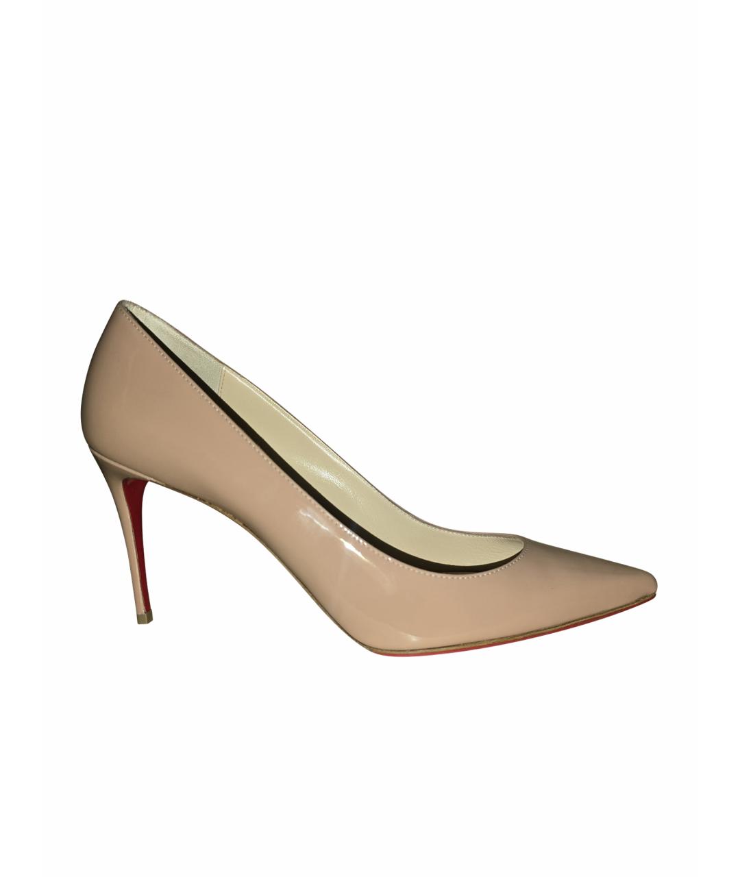 CHRISTIAN LOUBOUTIN Бежевые лодочки на низком каблуке из лакированной кожи, фото 1