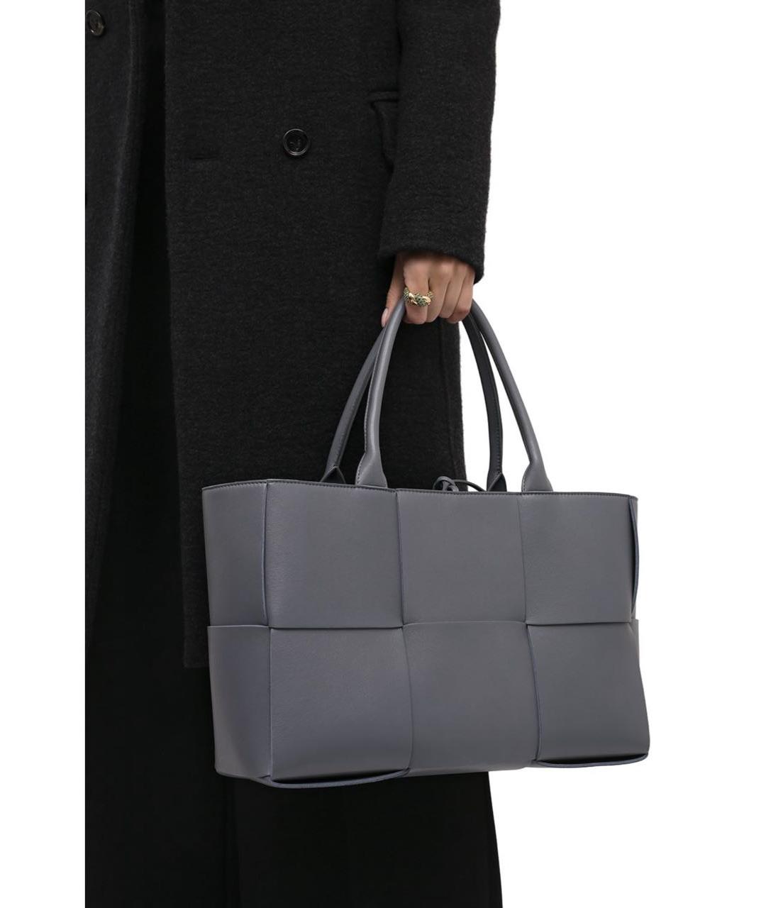 BOTTEGA VENETA Серая кожаная сумка с короткими ручками, фото 6