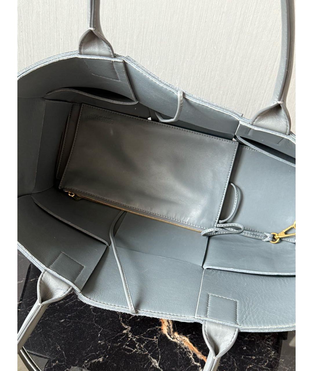 BOTTEGA VENETA Серая кожаная сумка с короткими ручками, фото 4