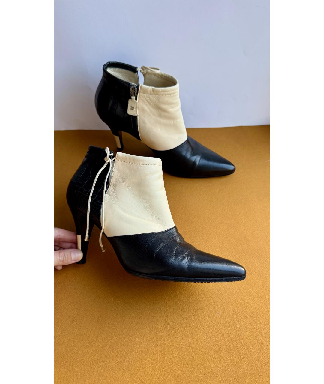 CHANEL Черные кожаные ботильоны, фото 3