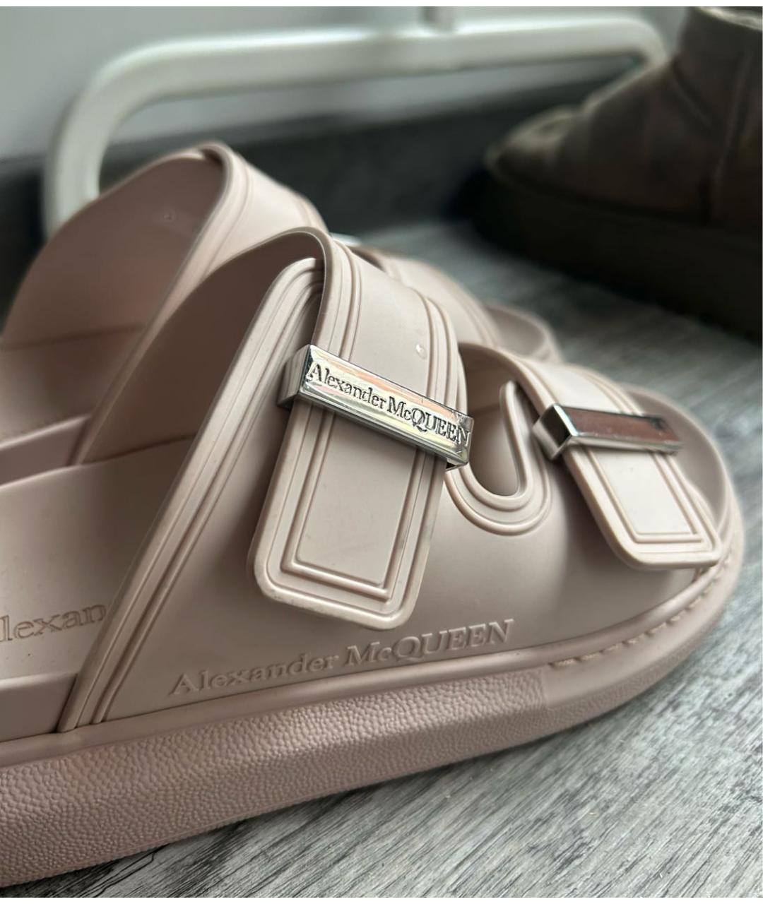 ALEXANDER MCQUEEN Розовые резиновые сандалии, фото 6