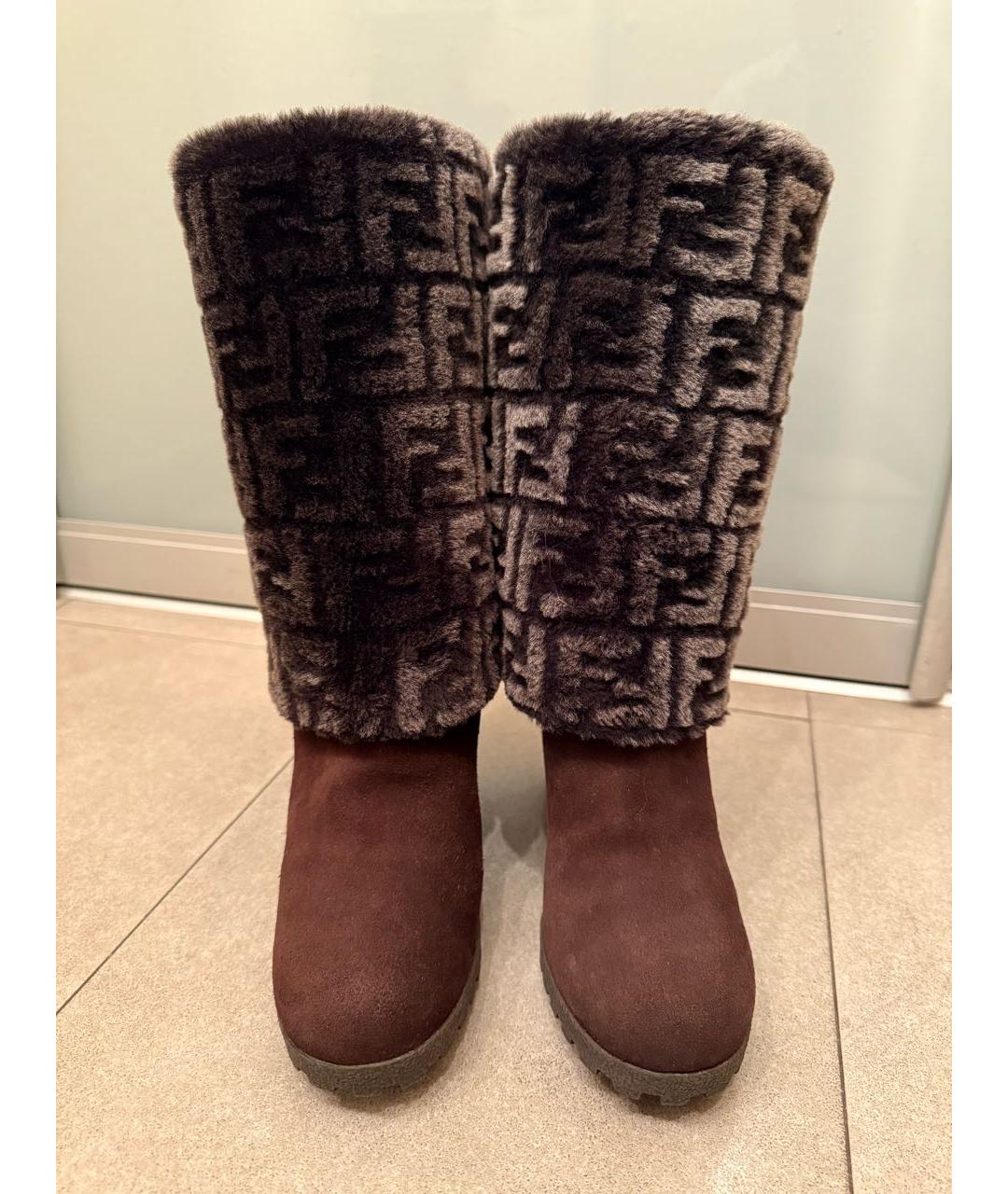 FENDI Коричневые замшевые сапоги, фото 3