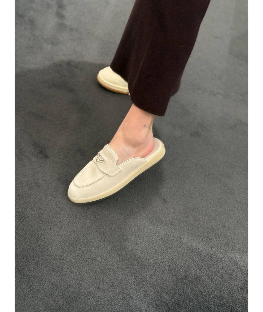 PRADA Бежевые замшевые сабо, фото 6