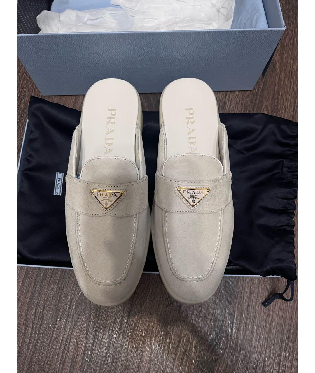 PRADA Бежевые замшевые сабо, фото 3