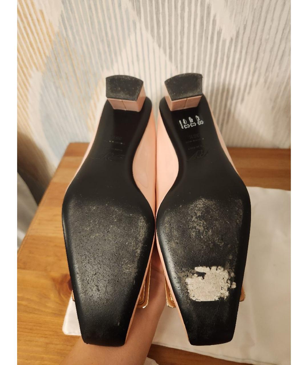 ROGER VIVIER Розовые лодочки на низком каблуке из лакированной кожи, фото 5