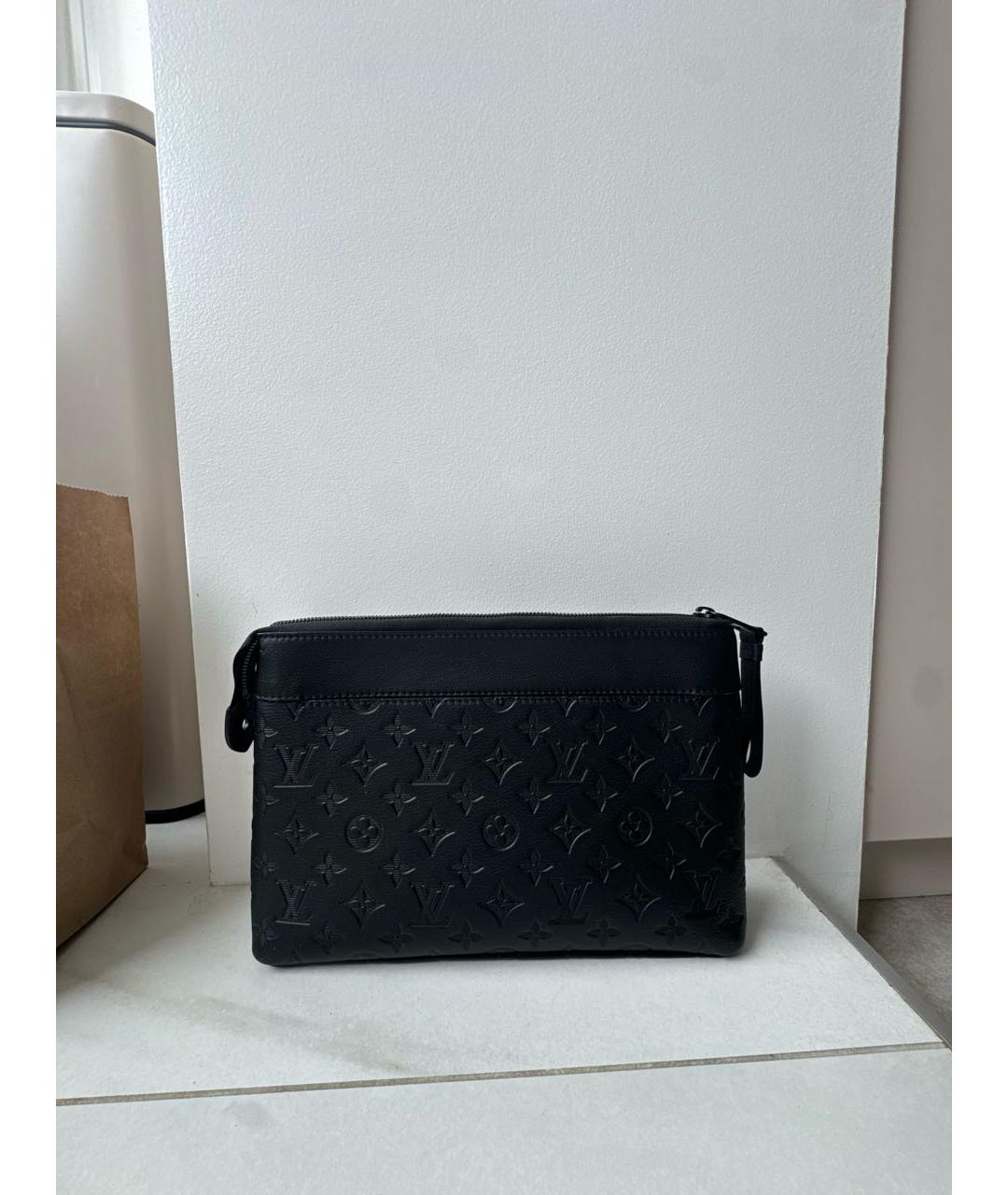 LOUIS VUITTON Черная кожаная барсетка, фото 3