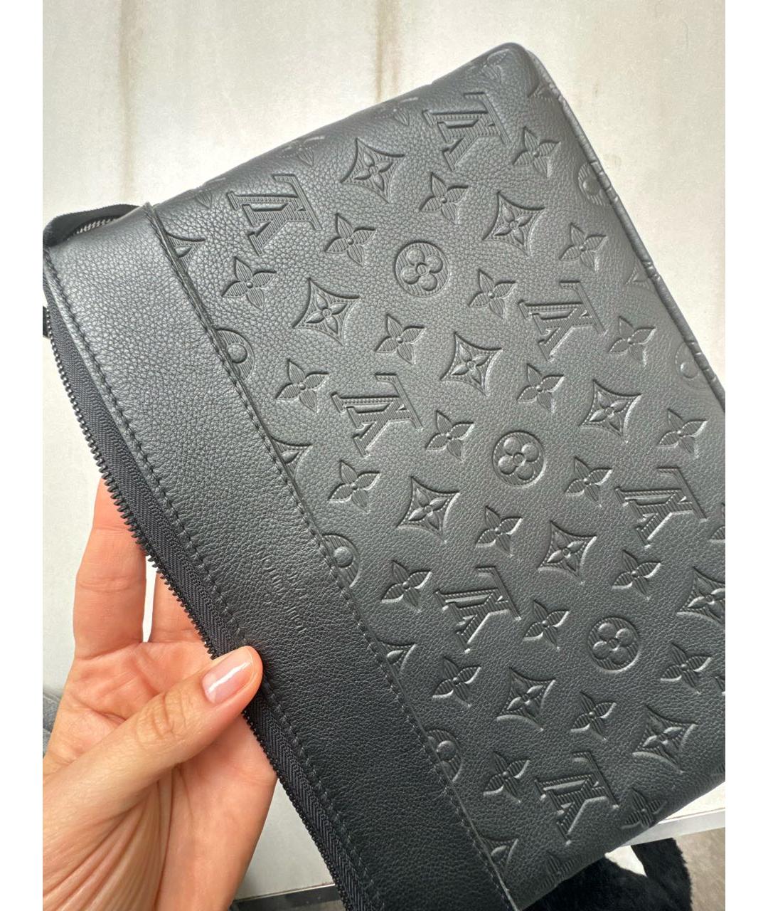LOUIS VUITTON Черная кожаная барсетка, фото 6