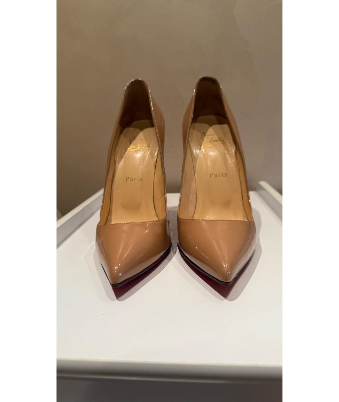 CHRISTIAN LOUBOUTIN Бежевые туфли из лакированной кожи, фото 2