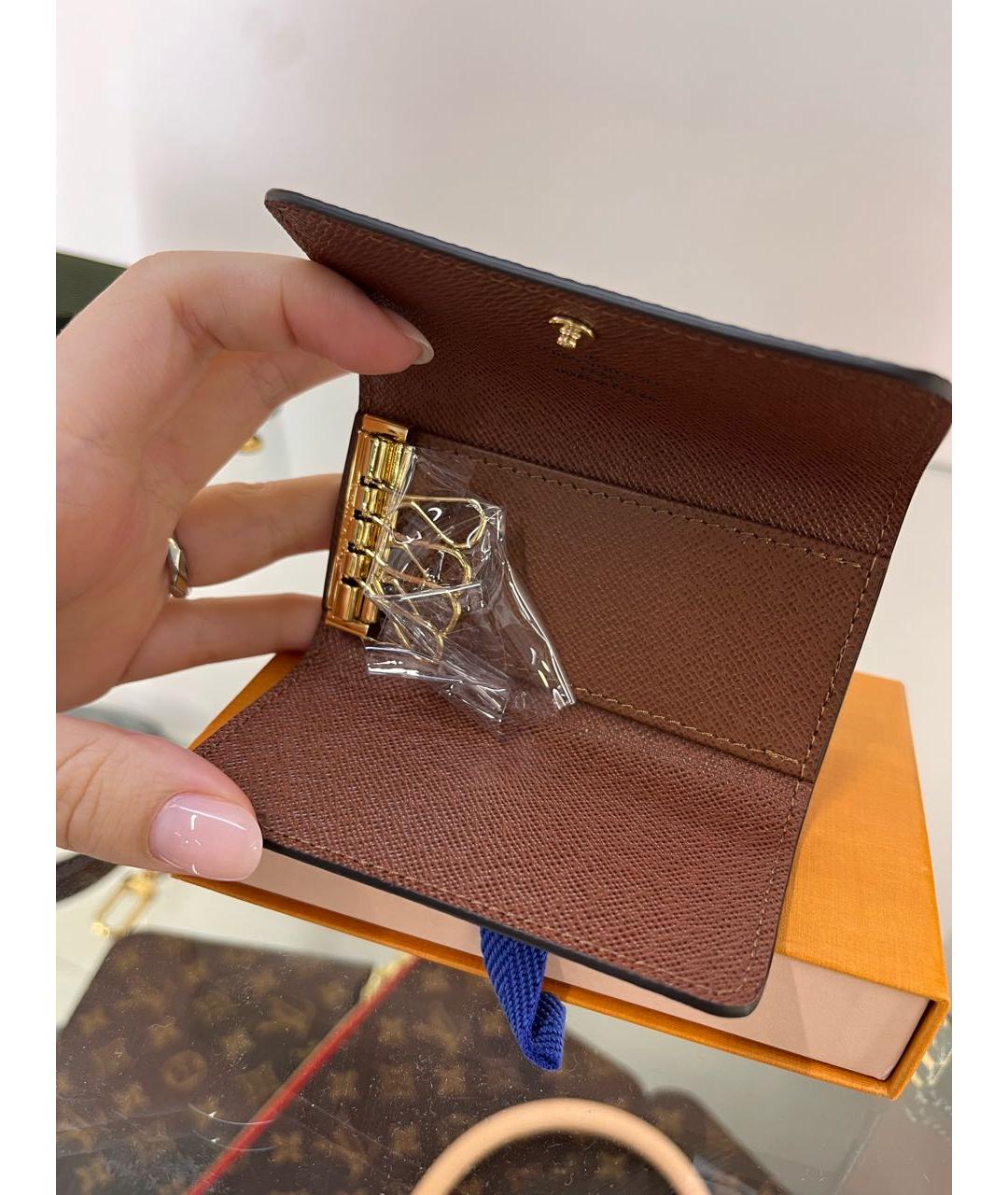 LOUIS VUITTON Коричневая ключница, фото 4
