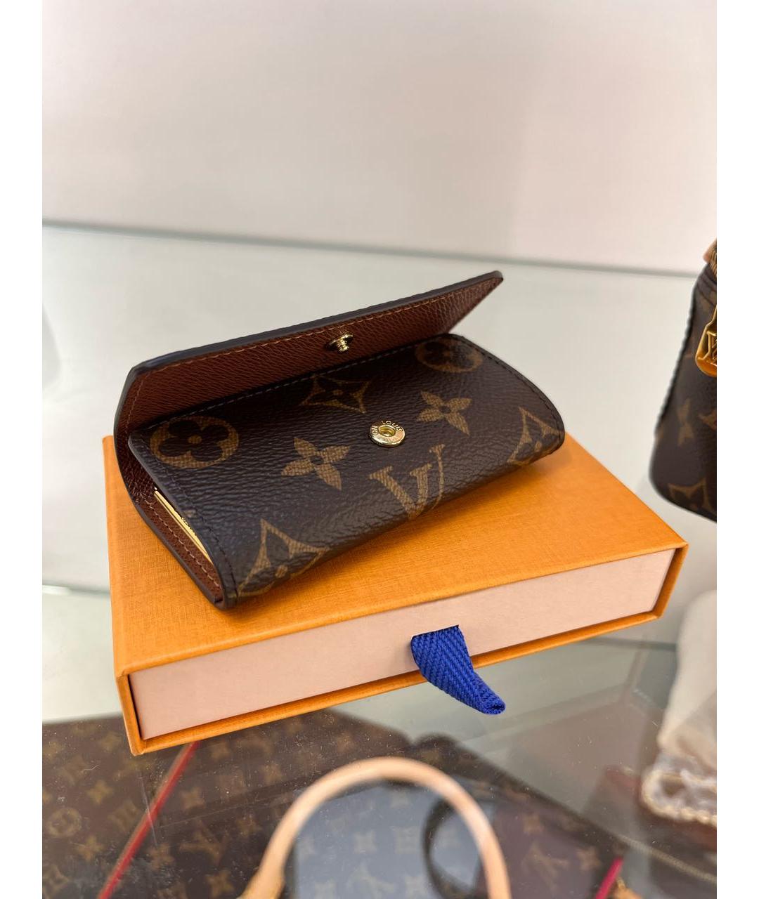 LOUIS VUITTON Коричневая ключница, фото 3