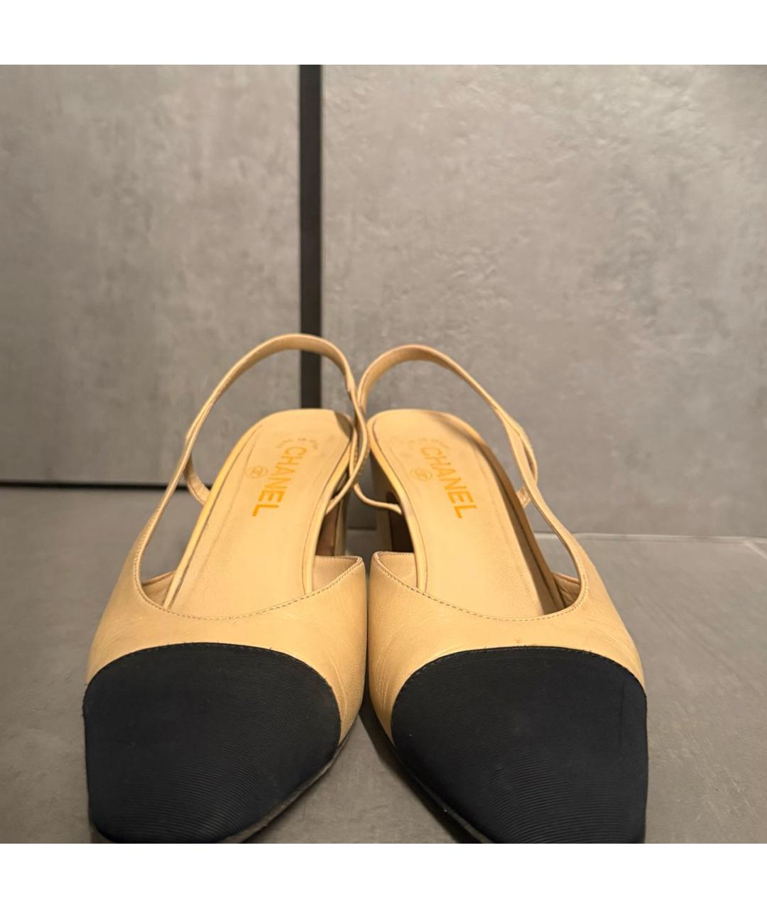 CHANEL Бежевые кожаные туфли, фото 2