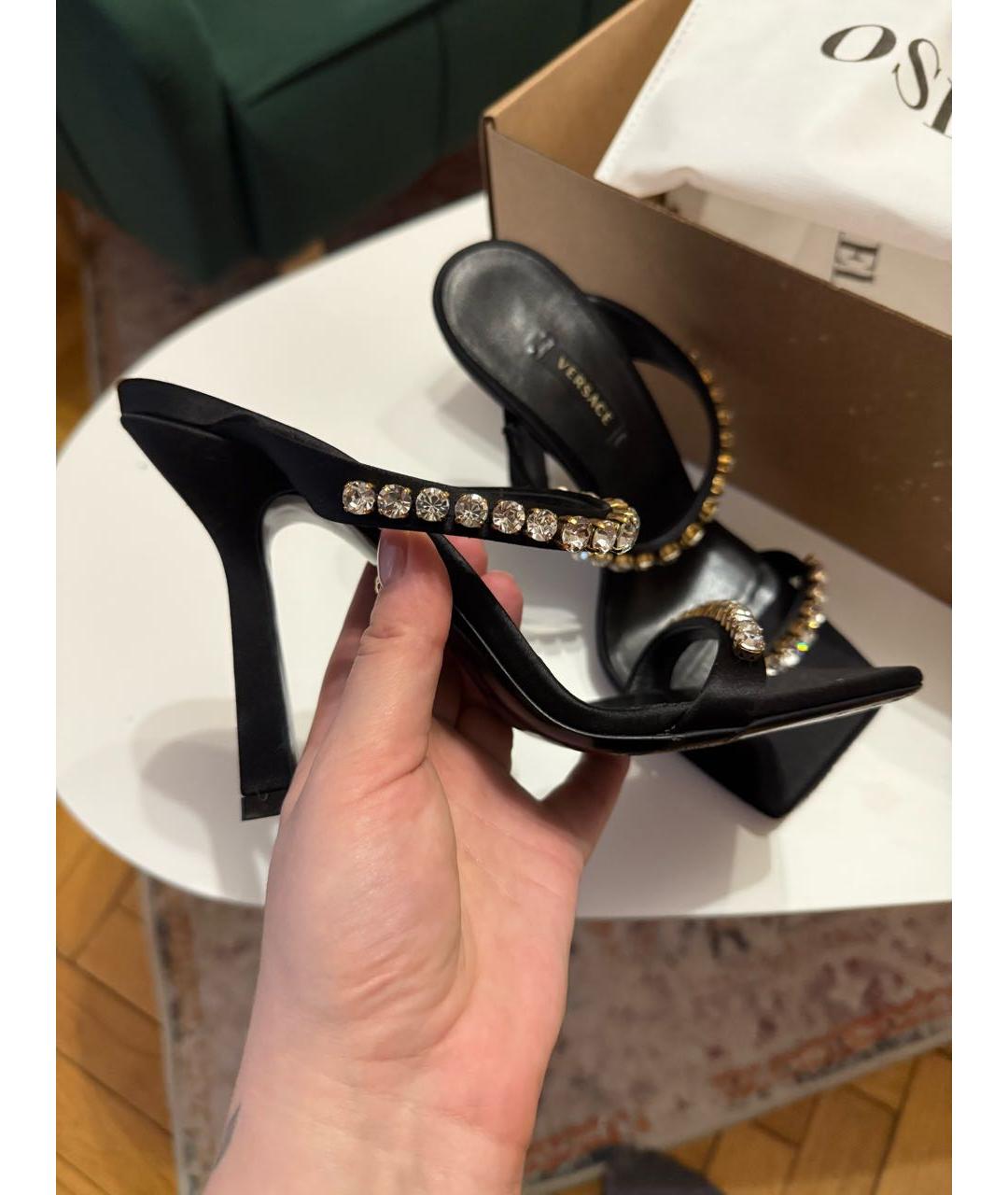 VERSACE Черные текстильные босоножки, фото 3