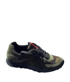 PRADA Низкие кроссовки / кеды