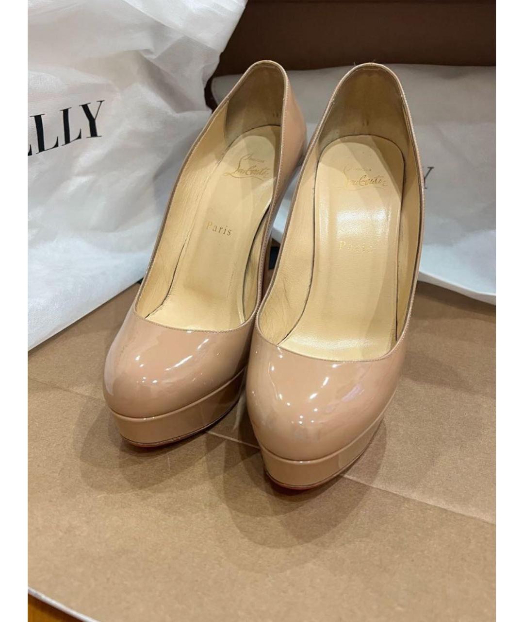 CHRISTIAN LOUBOUTIN Бежевые туфли из лакированной кожи, фото 3