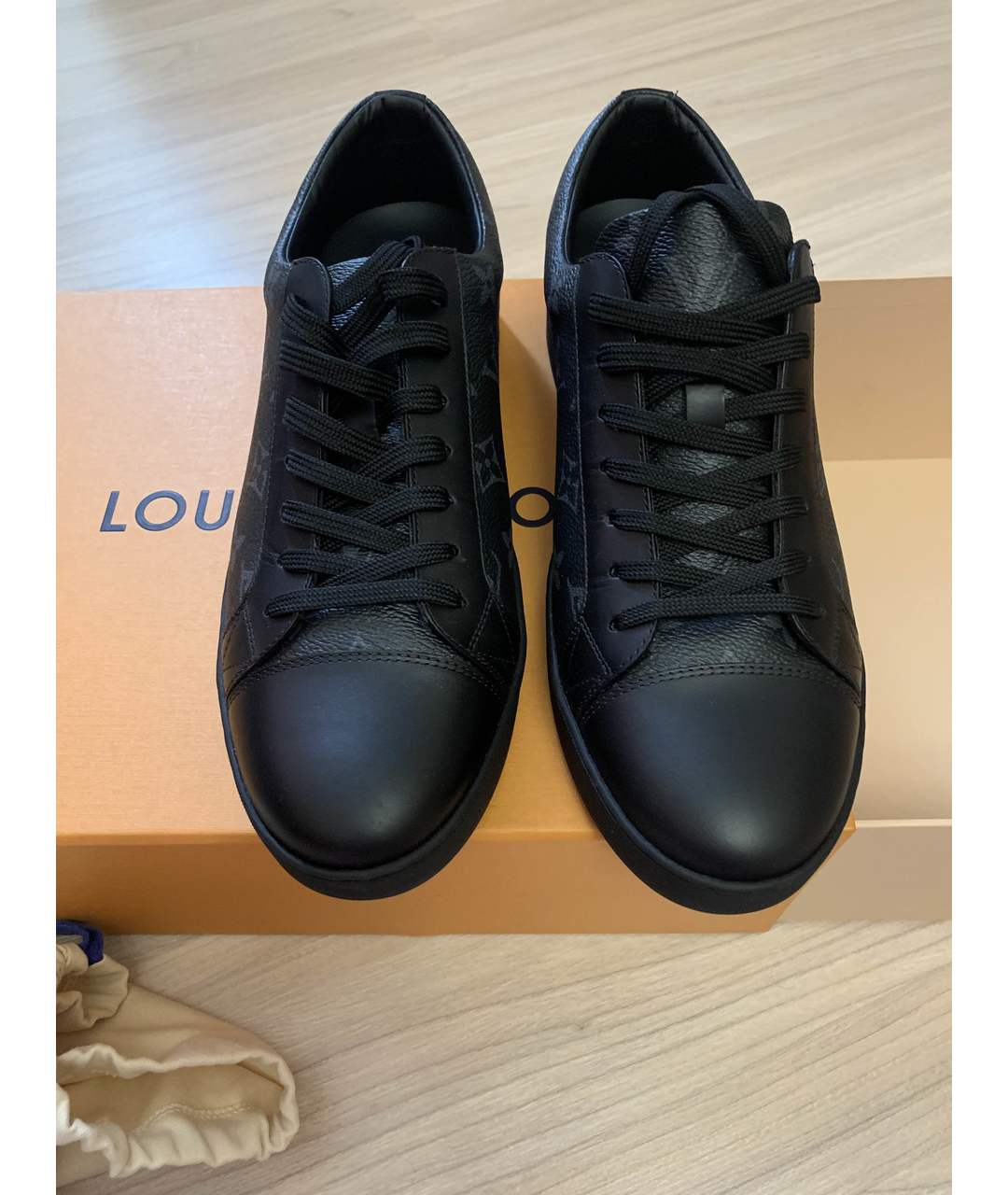 LOUIS VUITTON PRE-OWNED Серые кожаные низкие ботинки, фото 2