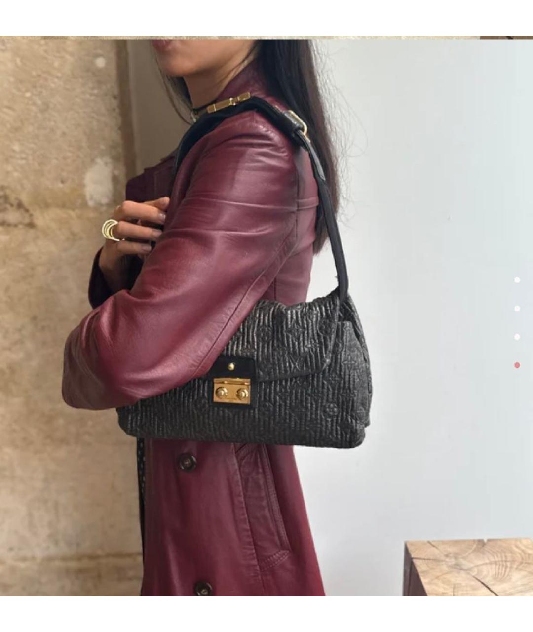 LOUIS VUITTON Коричневая сумка с короткими ручками из лакированной кожи, фото 9