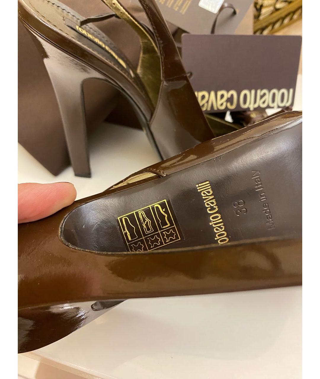 ROBERTO CAVALLI Коричневые босоножки из лакированной кожи, фото 6
