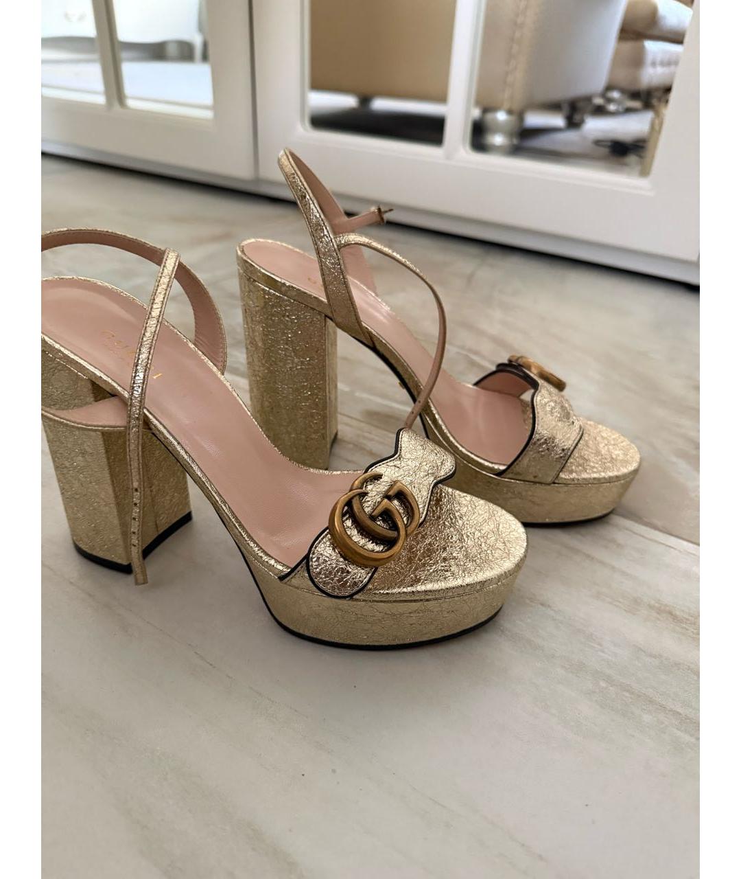 GUCCI Золотые кожаные босоножки, фото 4