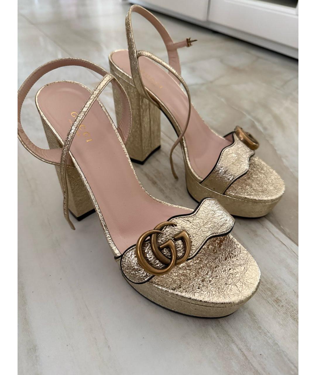 GUCCI Золотые кожаные босоножки, фото 3