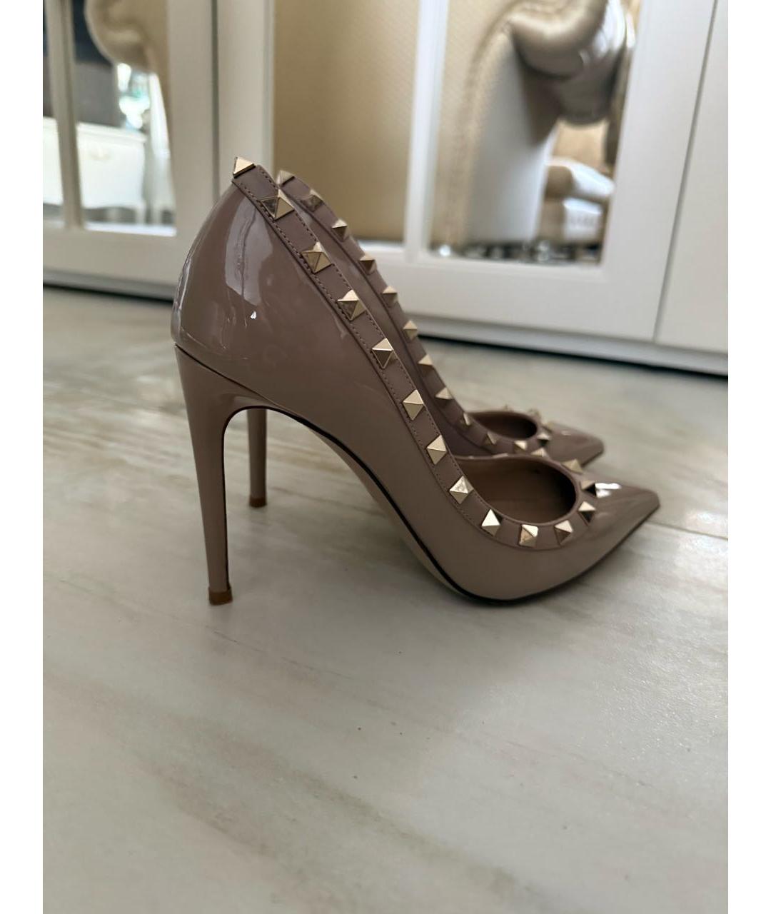 VALENTINO Бежевые туфли из лакированной кожи, фото 4