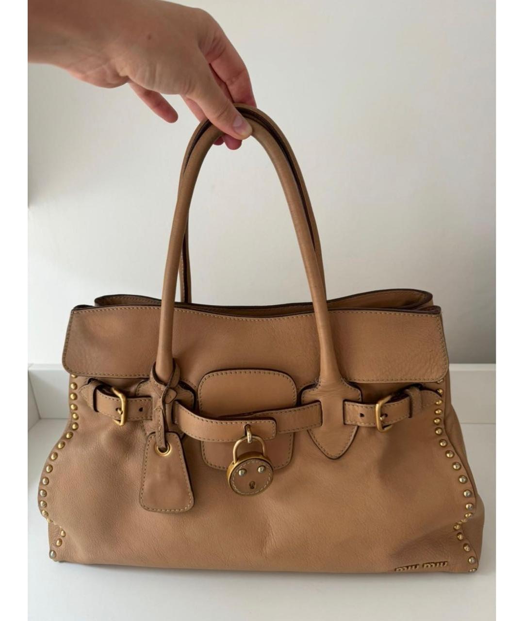 MIU MIU Коричневая кожаная сумка с короткими ручками, фото 8