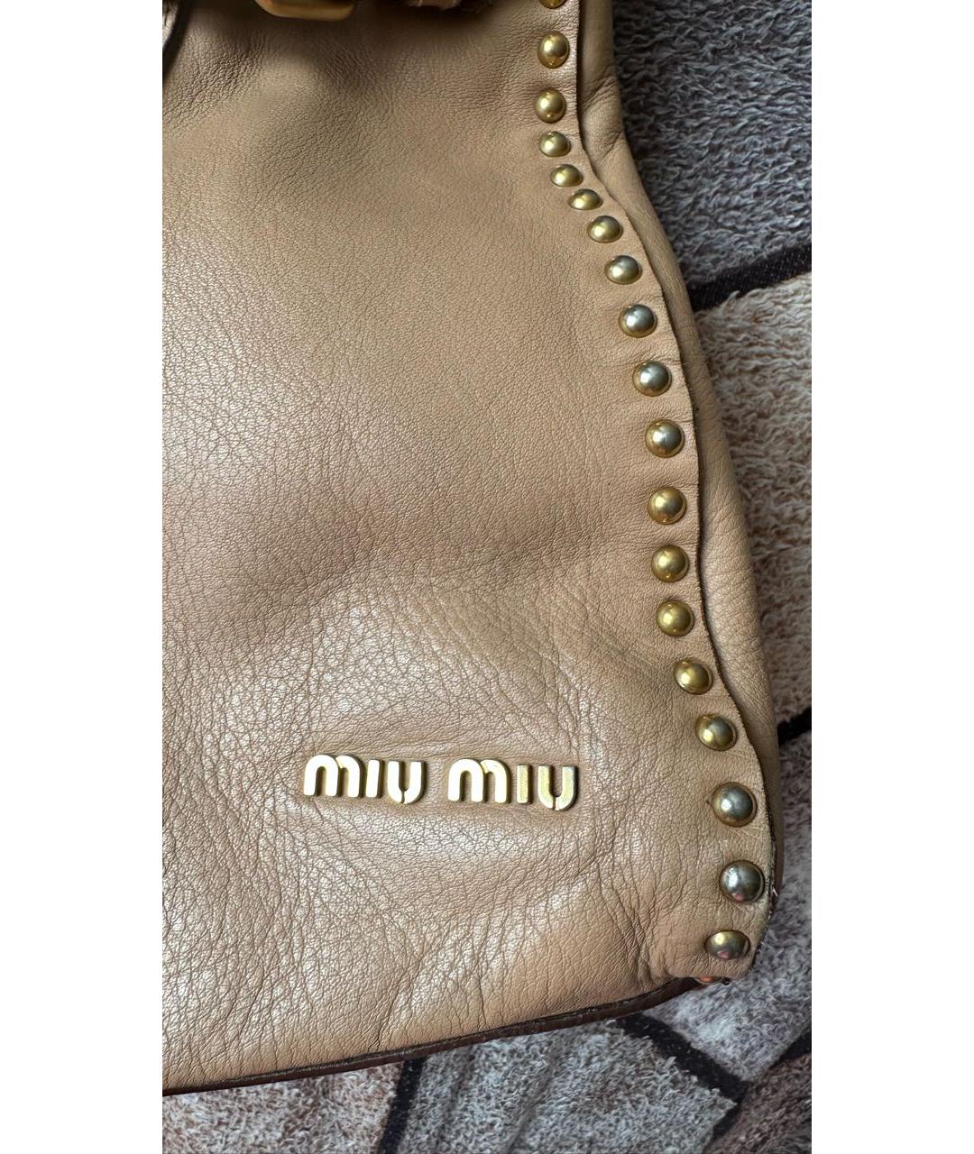 MIU MIU Коричневая кожаная сумка с короткими ручками, фото 5