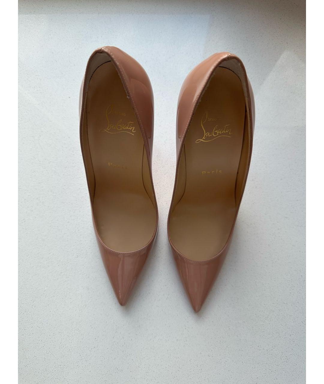 CHRISTIAN LOUBOUTIN Бежевые туфли из лакированной кожи, фото 2