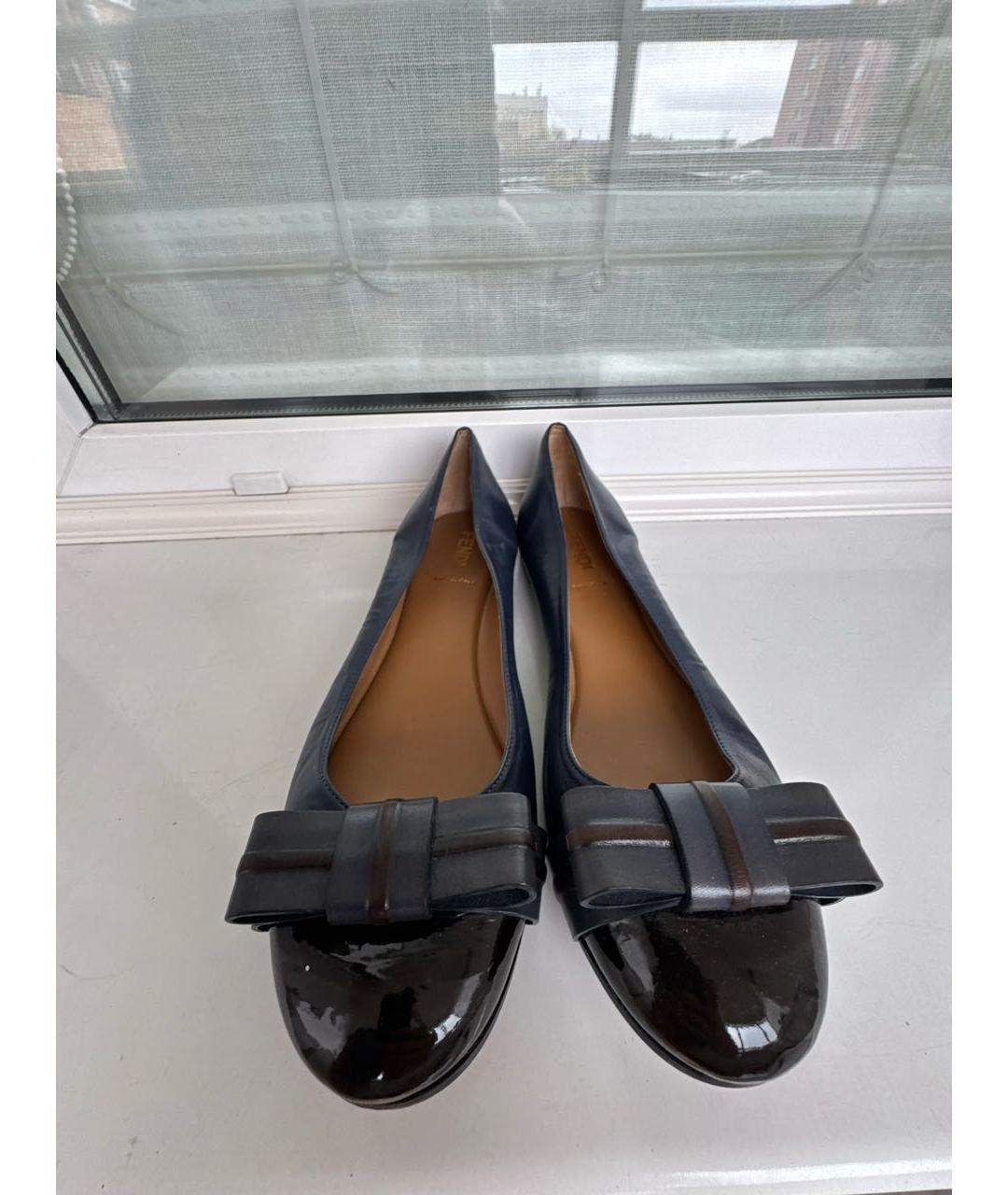 FENDI Темно-синие кожаные балетки, фото 2