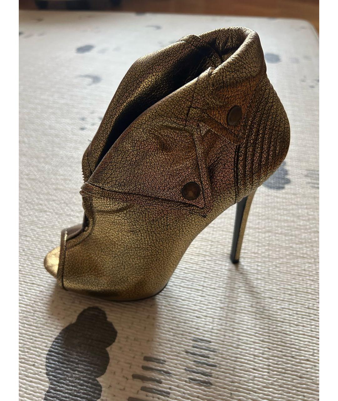 ALEXANDER MCQUEEN Золотые кожаные туфли, фото 5