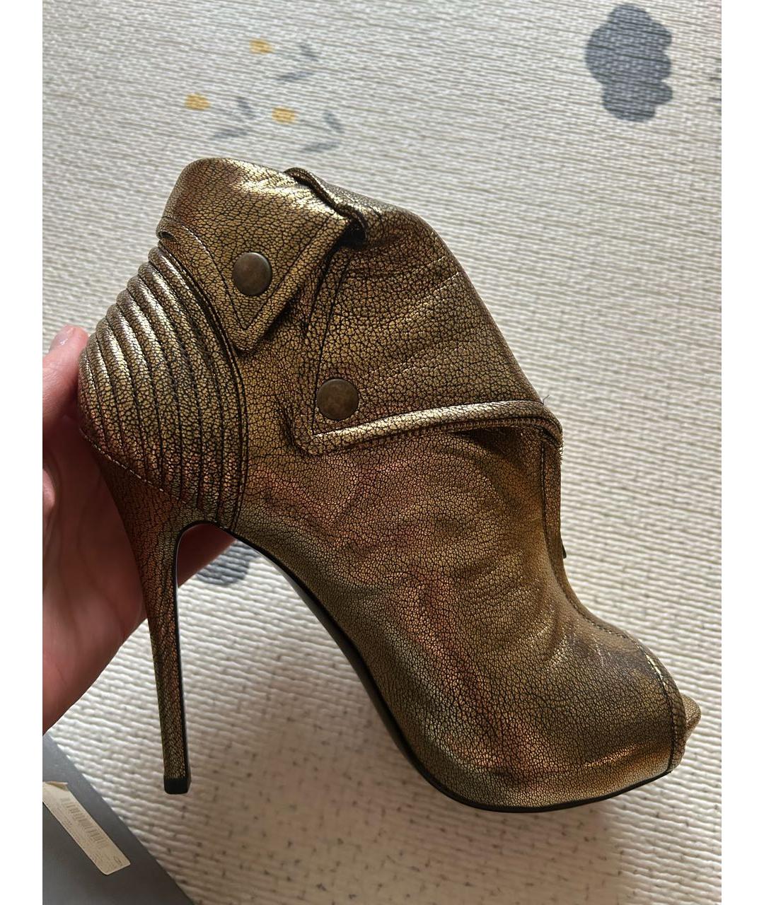 ALEXANDER MCQUEEN Золотые кожаные туфли, фото 2