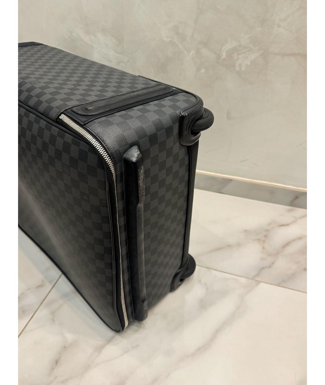 LOUIS VUITTON Антрацитовый чемодан, фото 3