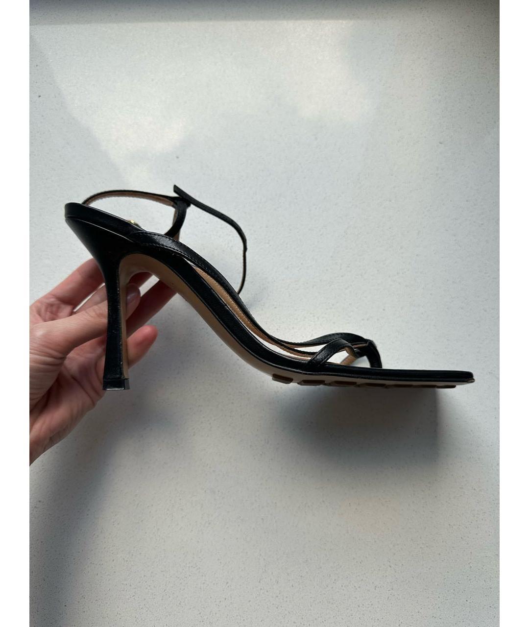 BOTTEGA VENETA Черные кожаные босоножки, фото 9