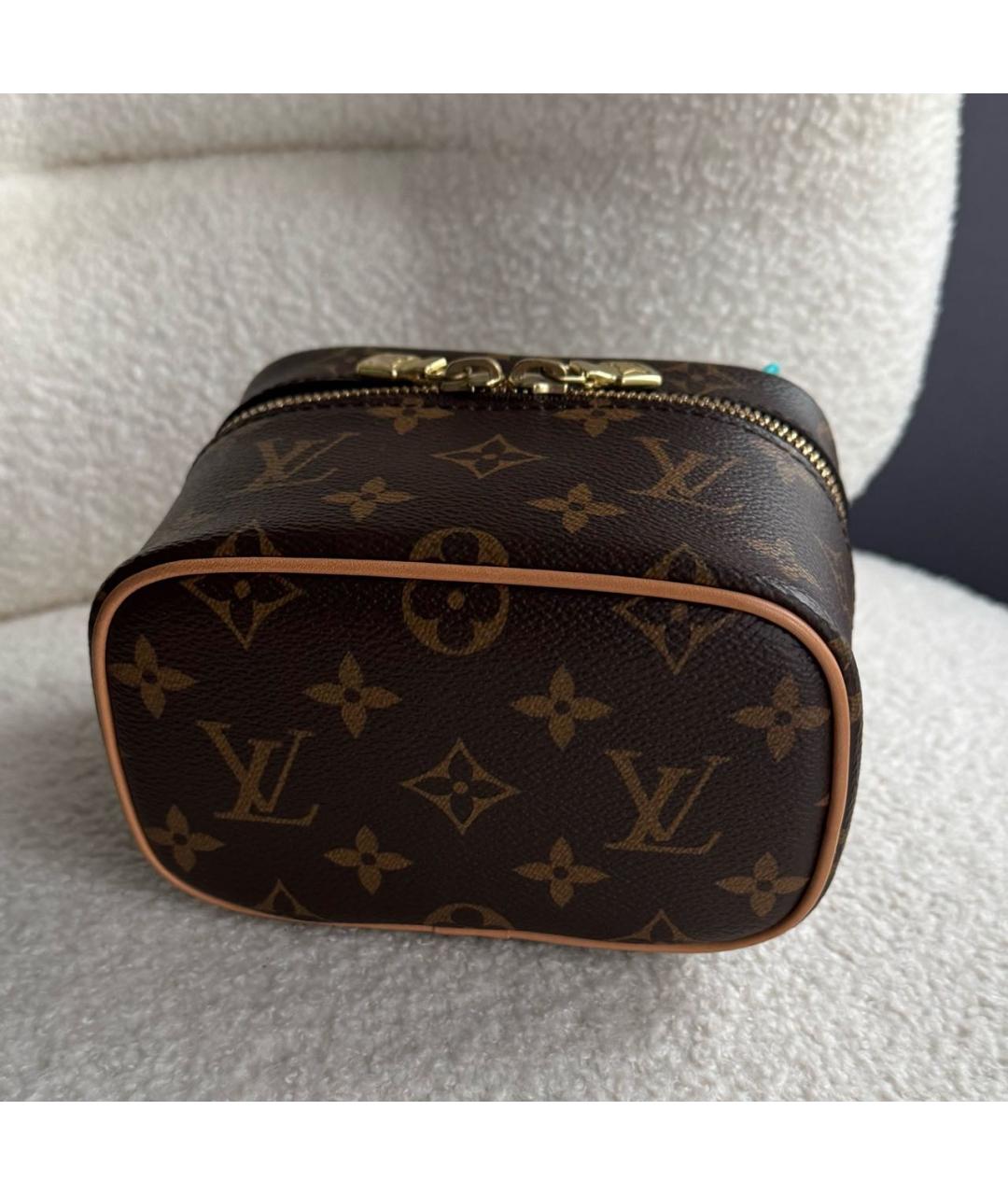 LOUIS VUITTON Коричневая кожаная косметичка, фото 6
