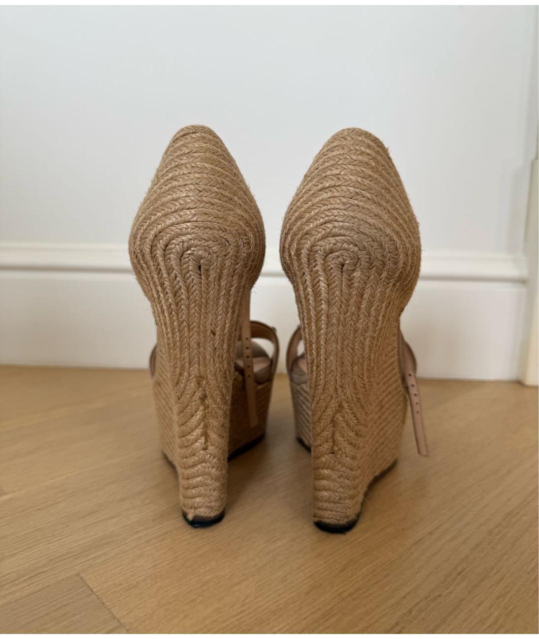 GUCCI Бежевые замшевые босоножки, фото 3