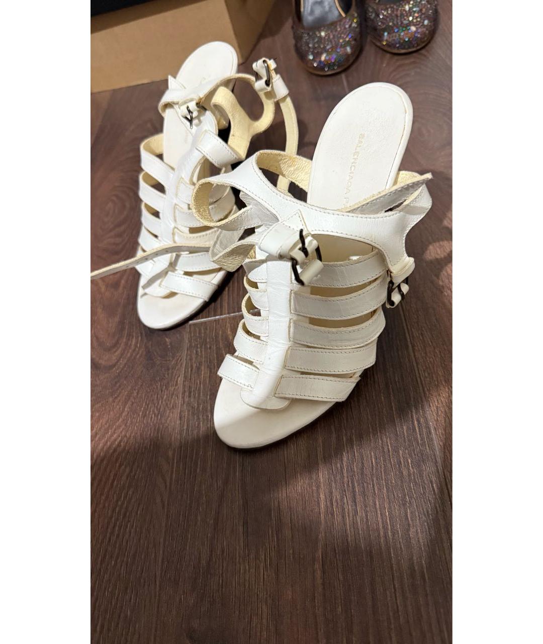 BALENCIAGA Белые кожаные босоножки, фото 4