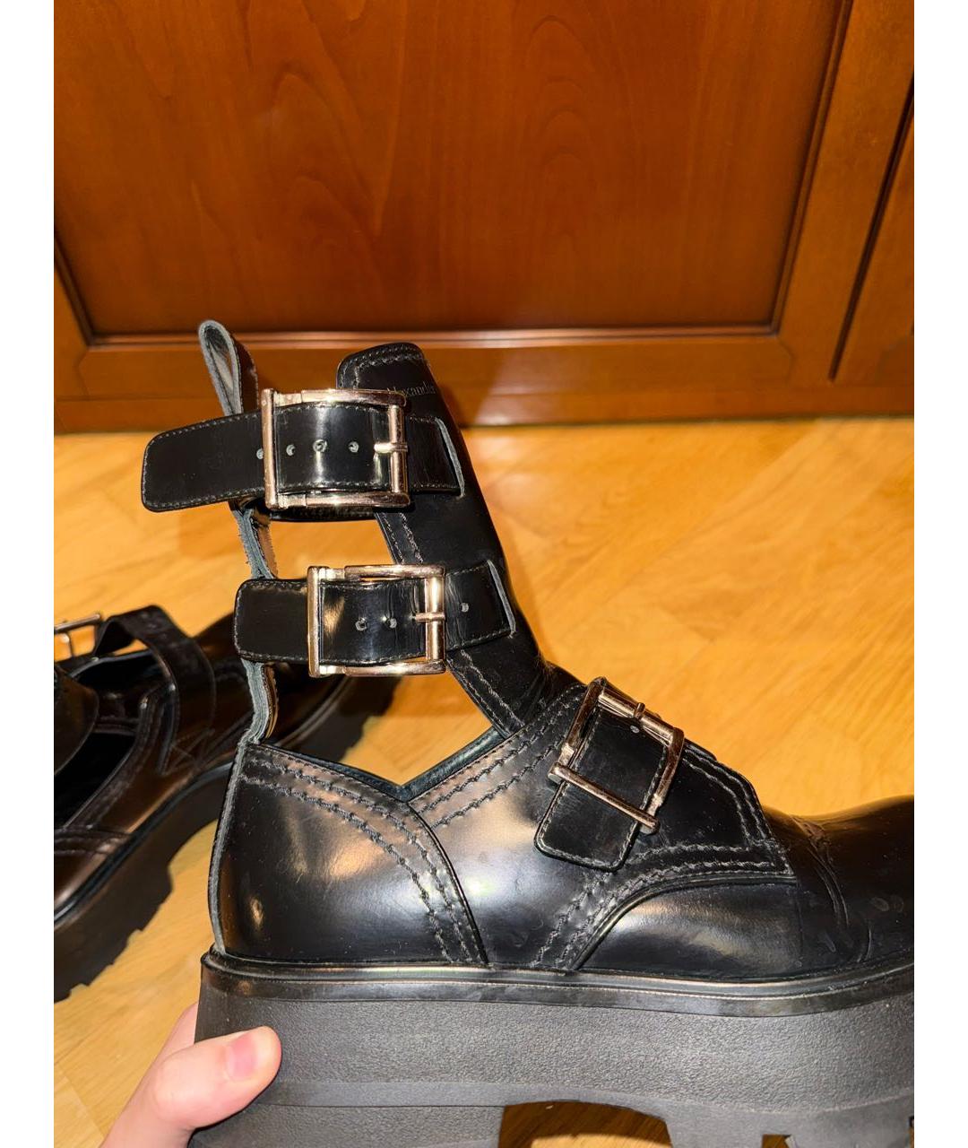 MCQ ALEXANDER MCQUEEN Черные ботинки из лакированной кожи, фото 7