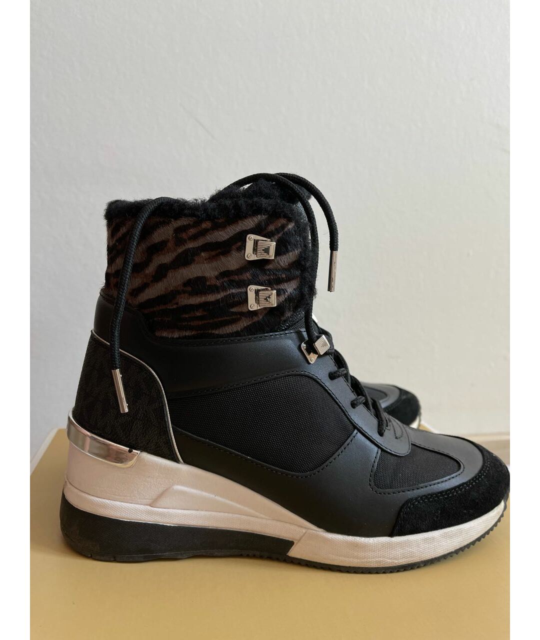 MICHAEL KORS Черные кожаные ботинки, фото 6