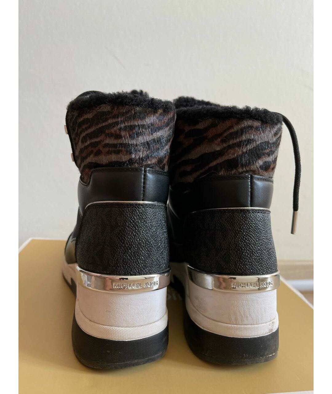 MICHAEL KORS Черные кожаные ботинки, фото 4