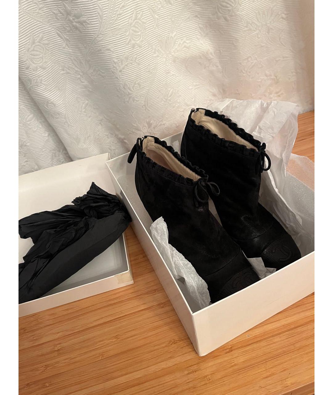 CHANEL Черные замшевые ботильоны, фото 8