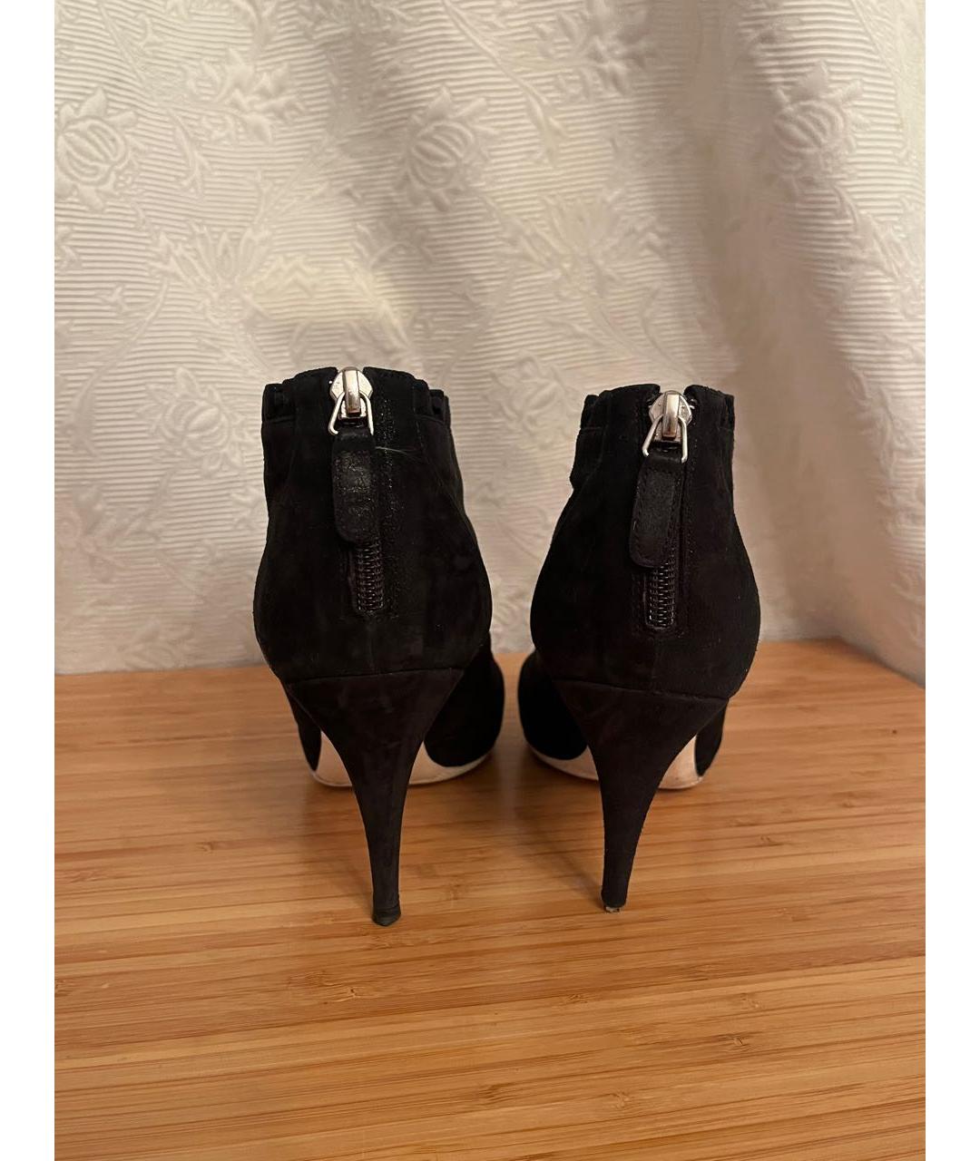 CHANEL Черные замшевые ботильоны, фото 4