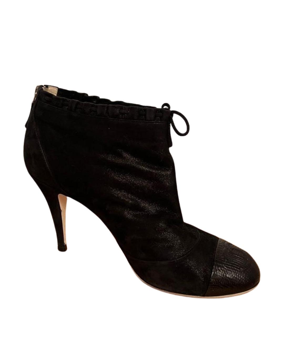 CHANEL Черные замшевые ботильоны, фото 1