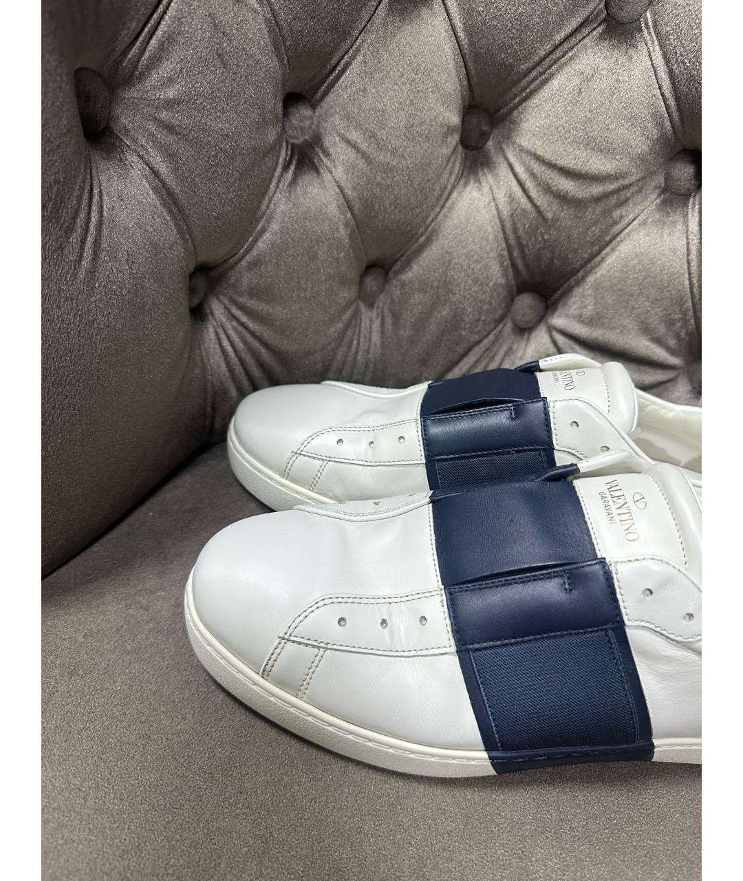 VALENTINO Белые кожаные низкие кроссовки / кеды, фото 2
