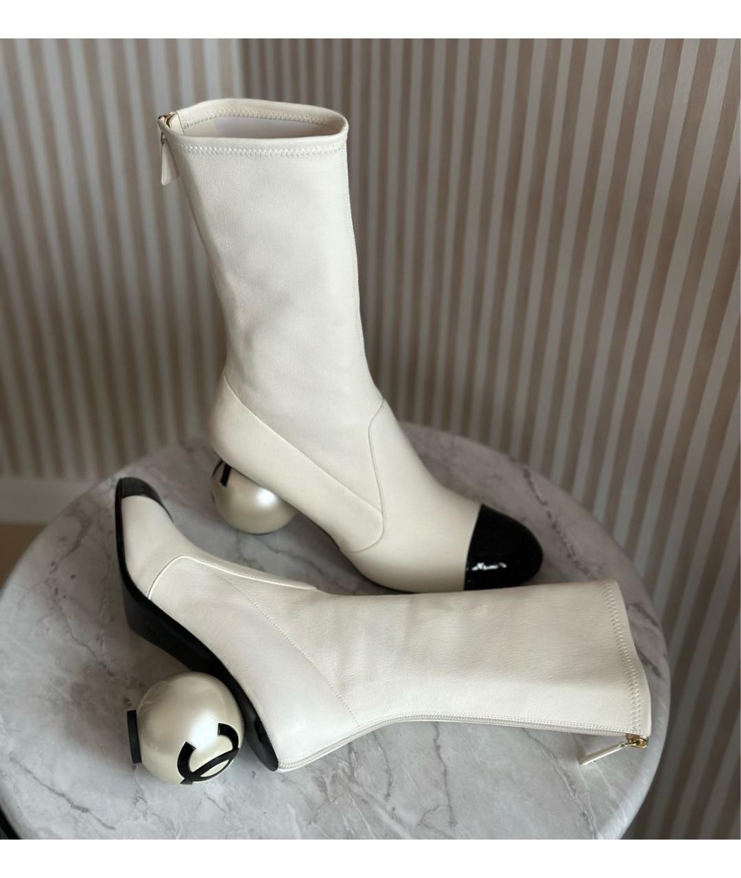 CHANEL Белые кожаные ботильоны, фото 4