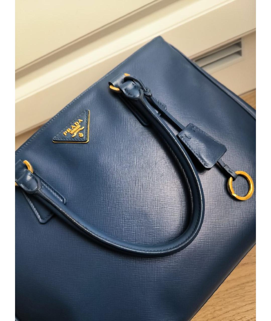 PRADA Темно-синяя кожаная сумка с короткими ручками, фото 3