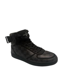LOUIS VUITTON Высокие кроссовки / кеды