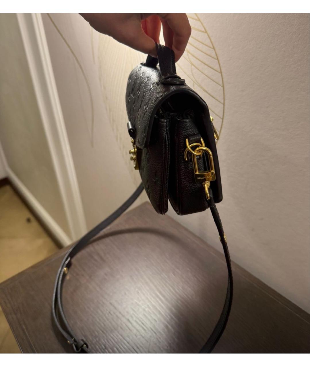 LOUIS VUITTON Черная кожаная сумка с короткими ручками, фото 8